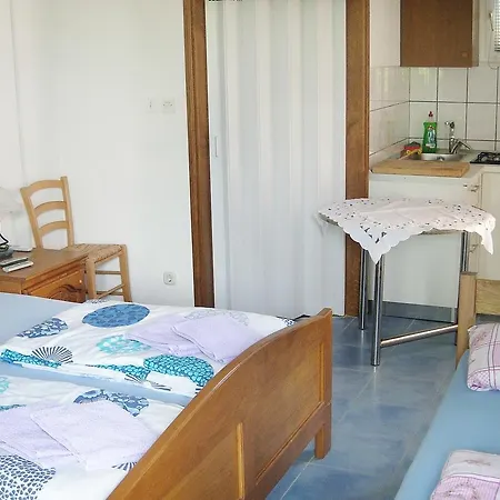 Apartment Studio 6228b