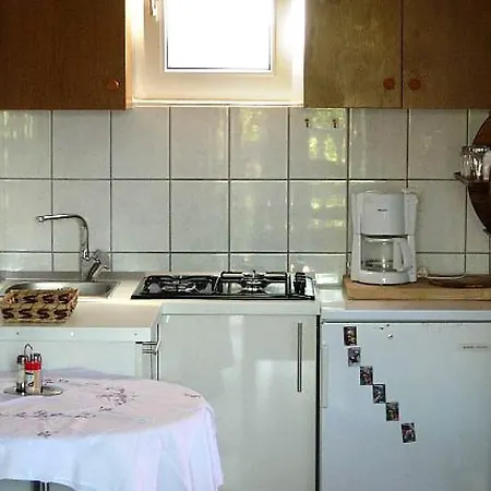 Studio 6228b Apartman *