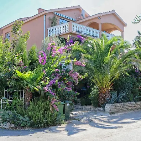 Apartman Studio 6228b